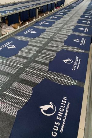 In áo thun trung tâm anh văn